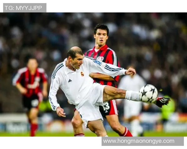 足球传奇风采尽显球场之上四开纸高清壁纸精选